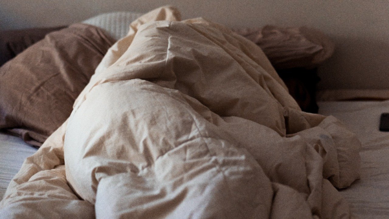Scientists Have Explained Why You Cant Get To Sleep Without A Blanket Page 4 Ans
