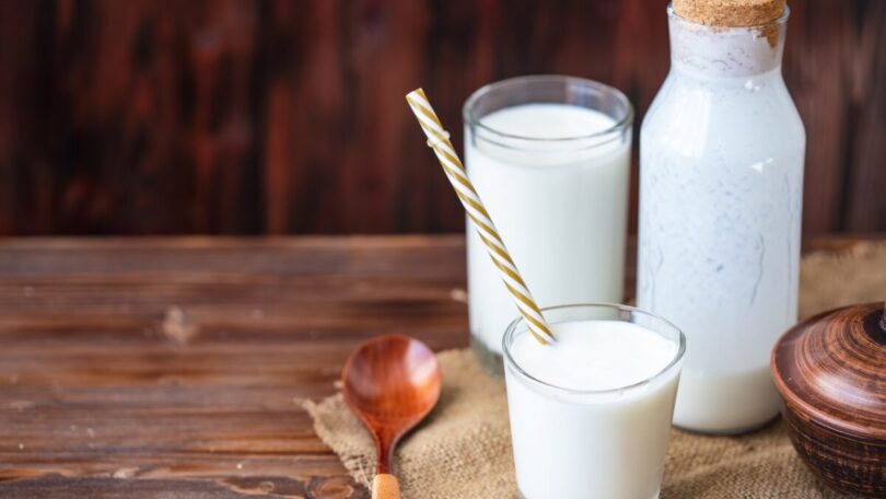 20 Surprising Uses For The Spoiled Milk You Were Just About To Throw ...